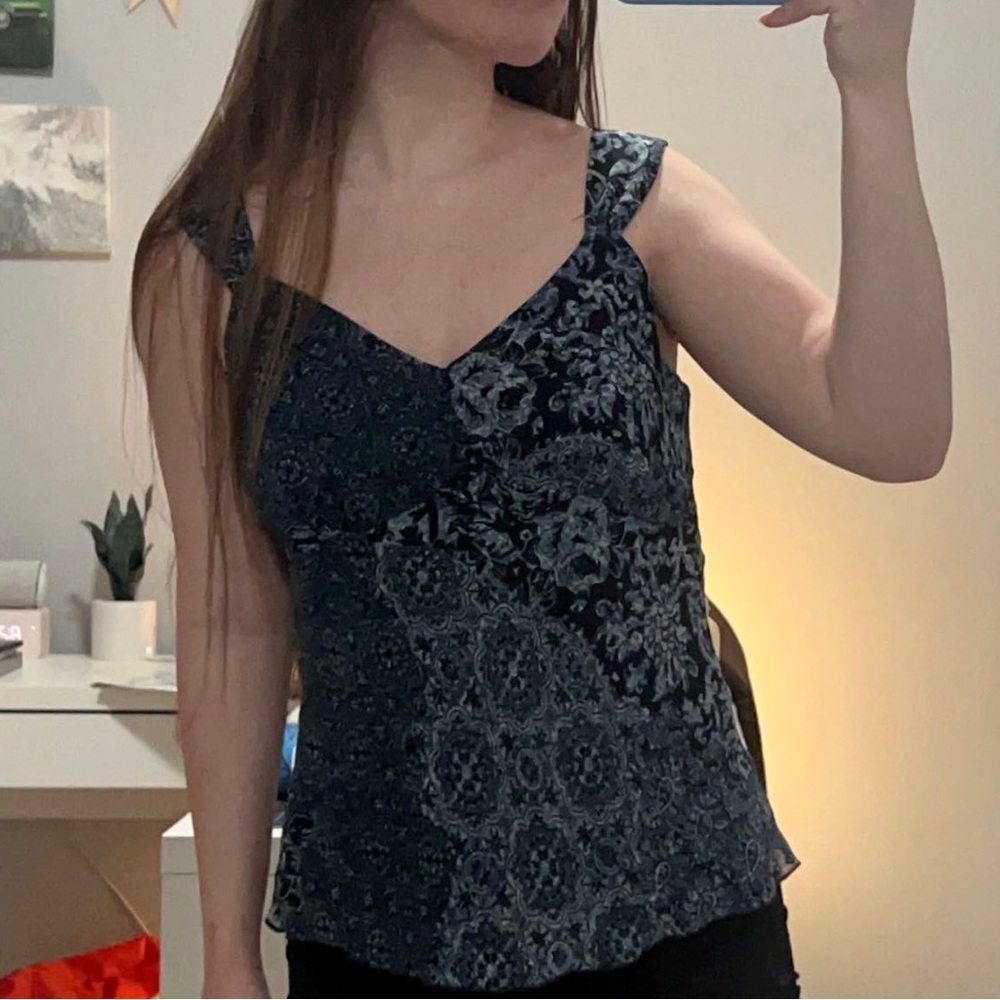 SOLD VINTAGE Tank Top - Picture 7 of 7